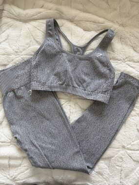 Gymshark Sports Bra & Legging Set - Gray